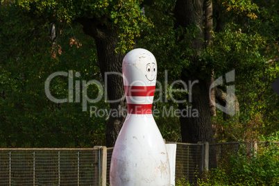 Bowling cone with white and red stripes