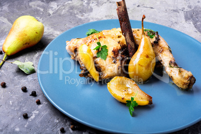 Chicken baked in pear sauce.