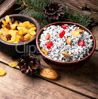 rice porridge with nuts and raisins