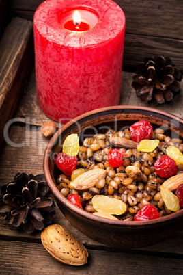 holiday porridge with nuts and raisins