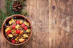 Wheat porridge with nuts and raisins