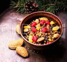 Wheat porridge with nuts and raisins