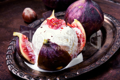 summer ice cream with figs