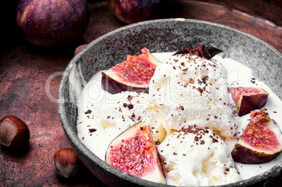 summer ice cream with figs