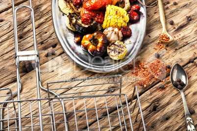 metal plate with grilled vegetables