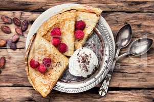 pancakes with raspberries