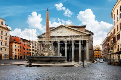 Pantheon and fountain