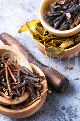 Set of dried medicinal plants