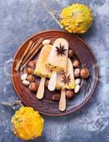 ice cream with pumpkin and nuts