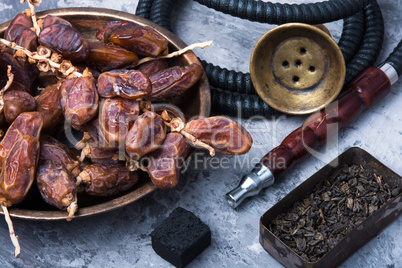 oriental nargile with dates