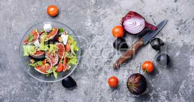 Vegetarian salad with figs