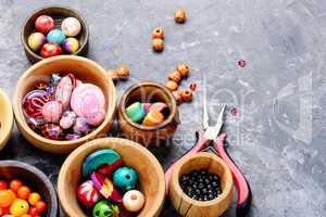 Fashion beads in wooden bowls