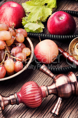 Shisha with grapes and apples