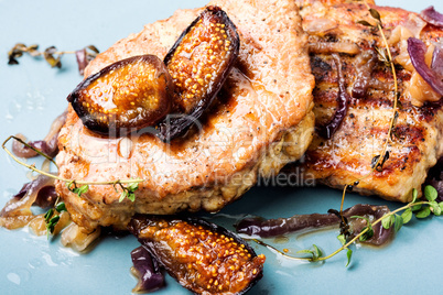 Meat steak with fig and thyme