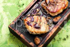 Meat steak with figs