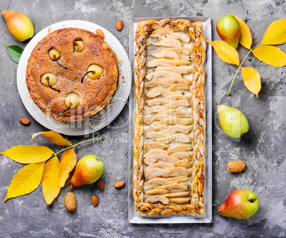 Pear pie with almonds