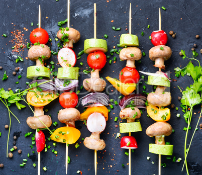 Vegetables grilled skewers