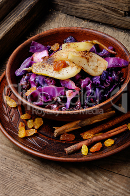 Salad of cabbage, pears and spices
