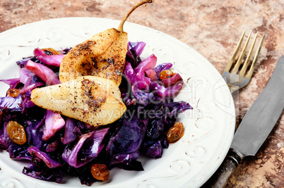 Salad of cabbage, pears and spices