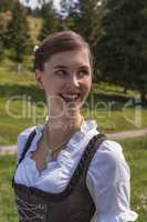 Attraktive bayerische junge Frau