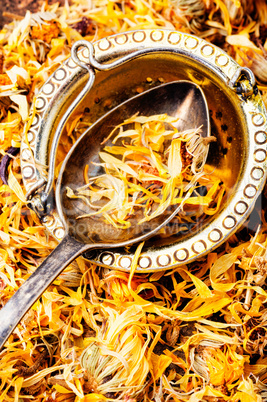 Dried calendula flowers