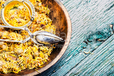 Dried calendula flowers