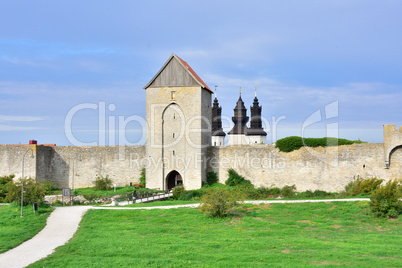 Blick zur Stadtmauer in Visby