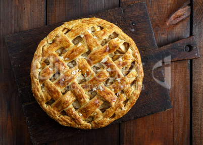 baked whole round apple pie