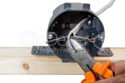 Cutting wires with wire cutters for attachment to the chuck