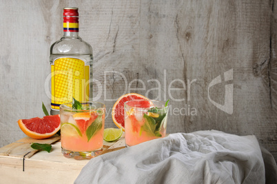 cocktail of gin and grapefruit