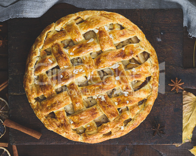 round baked fruit cake