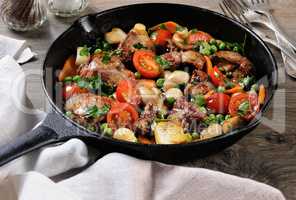 Chicken liver with vegetables