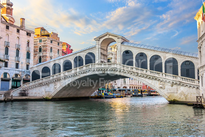 The Rialto bridge, a famous sight of Venice, no people