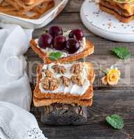 toast with mild cottage cheese and walnuts