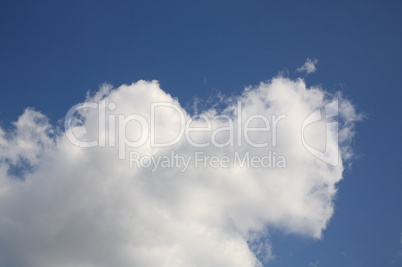 cloud on blue sky at day