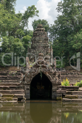 Stone monument in lake at Neak Pean