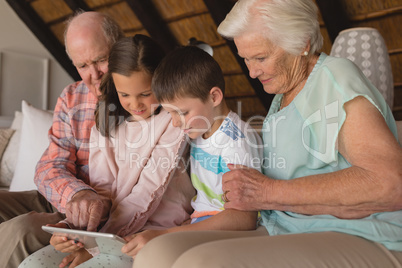 Multi-generation family using digital tablet