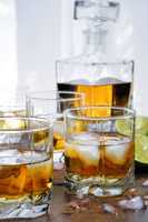 Whiskey with ginger ale and lime