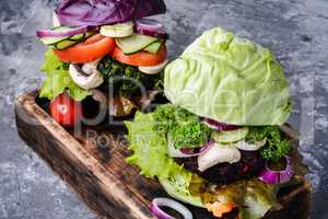 Veggie burgers with vegetables