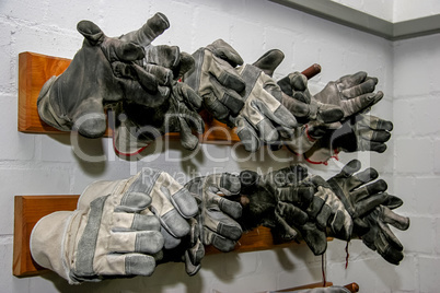 Working gloves at the wall.