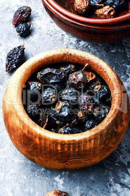 Dry berry rose hips