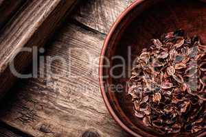 Rhubarb seeds in bowl