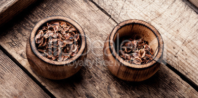 Rhubarb seeds in bowl