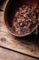 Rhubarb seeds in bowl