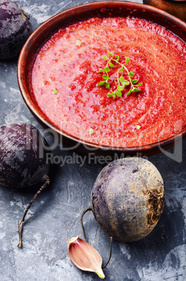 Vegetable soup with beetroot