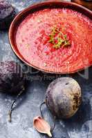 Vegetable soup with beetroot