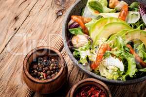 Fresh salad with prawns