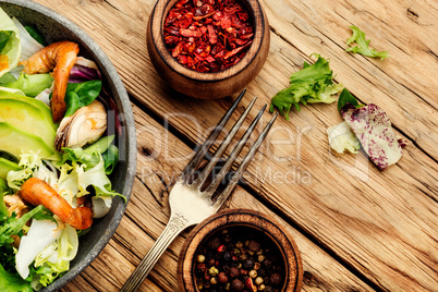 Fresh salad with prawns