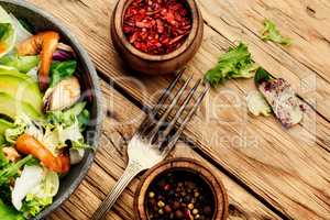 Fresh salad with prawns