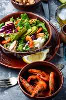 Healthy salad of shrimp